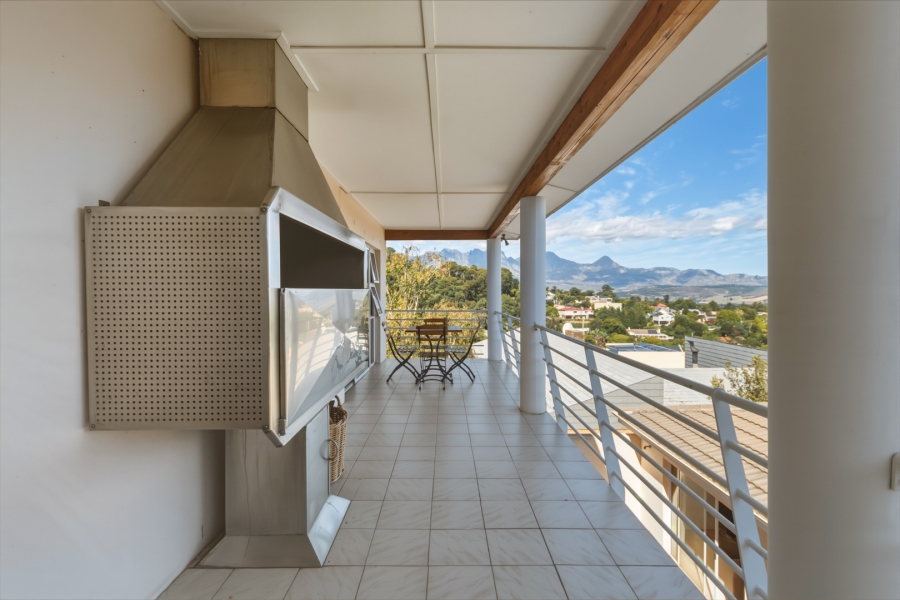 6 Bedroom Property for Sale in La Concorde Western Cape